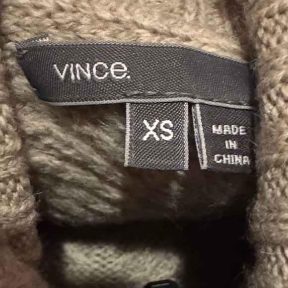 Vince xs turtle Neck Cable Knit Sweater - Cream - Picture 3 of 10
